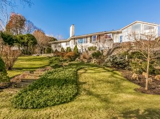 39 Bowman Dr, Greenwich, CT 06831