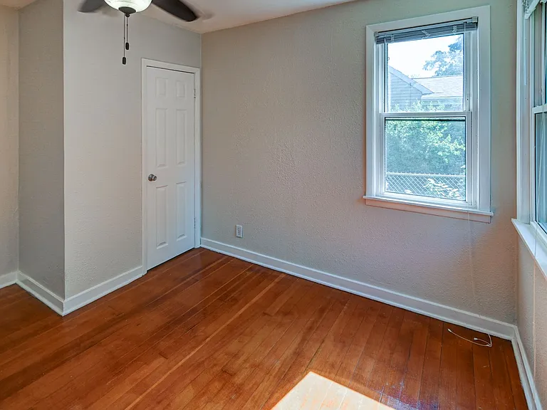 1404 Wyldhaven Ave — Photo 12