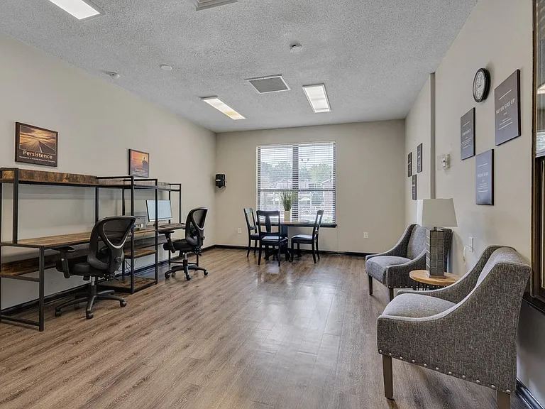 The Retreat at Lake Johnson Apartments — Photo 16