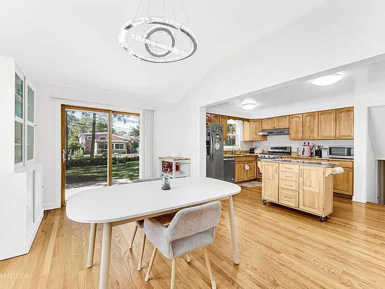 319 Park Dr — Photo 9