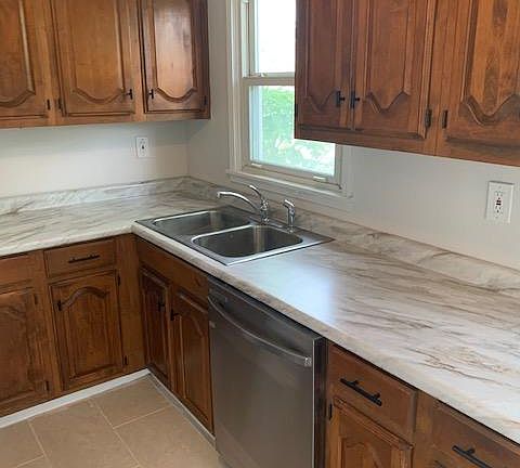 3rd image of 3908 Avilla Pl