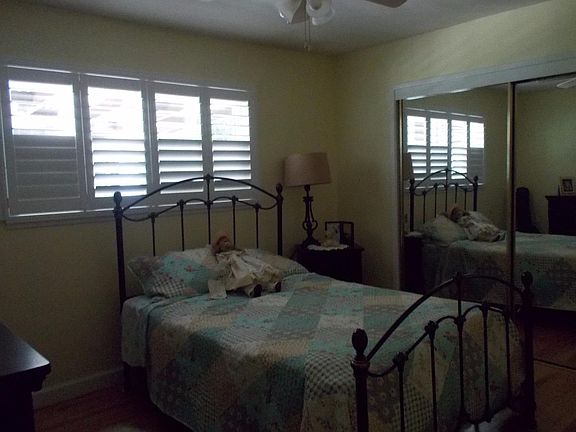 3rd image of 1088 Wallace Dr