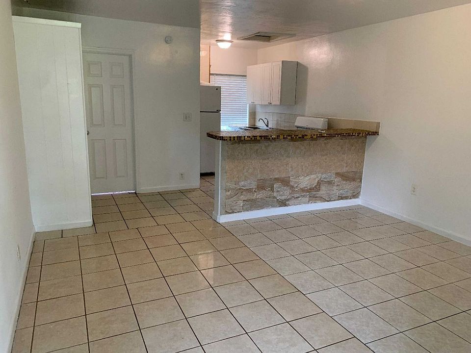2nd image of 608 Moffett St #3