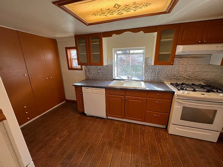 1216 Harrison Ave — Photo 14