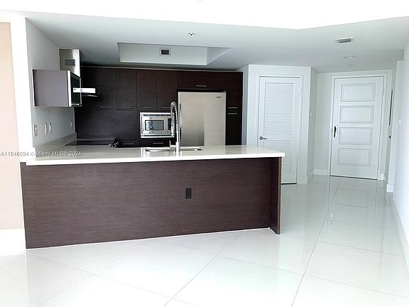 4th image of 250 Sunny Isles Blvd #3901