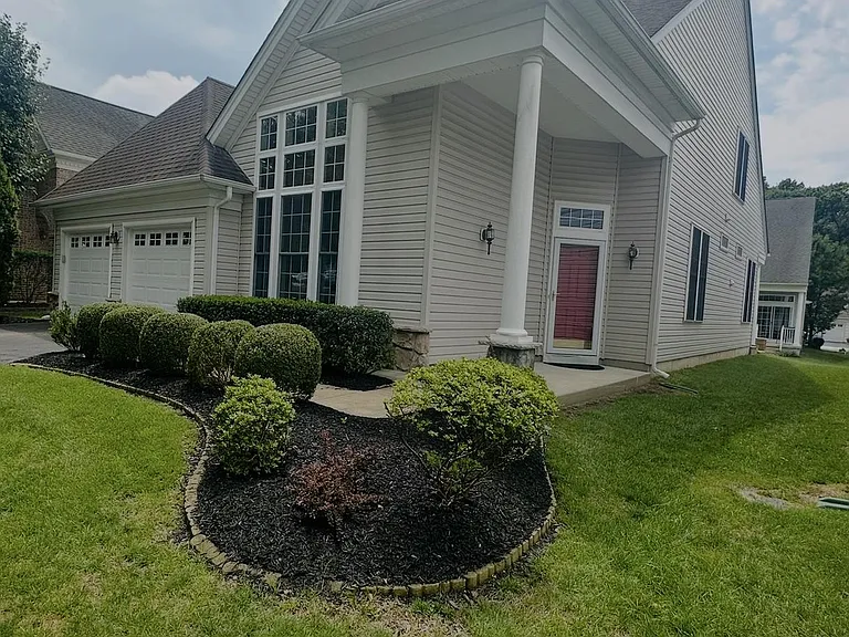 121 Einstein Way — Photo 2