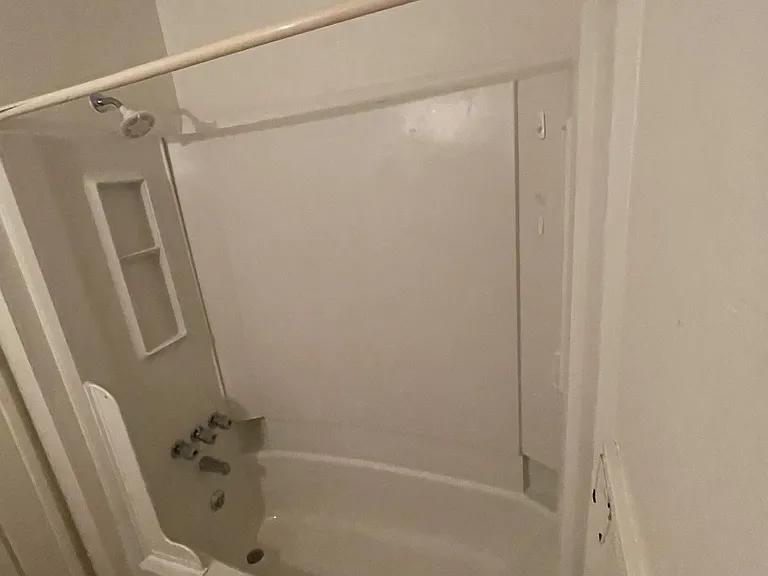 200 East Laurel Street - 10 — Photo 16