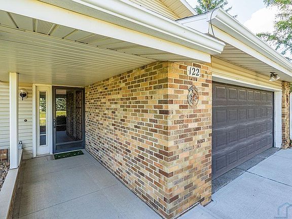2nd image of 122 Pioneer Valley Dr
