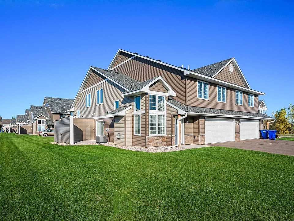 521 Meadow Ln