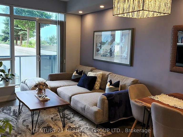 135 Village Green Sq #525 — Photo 5