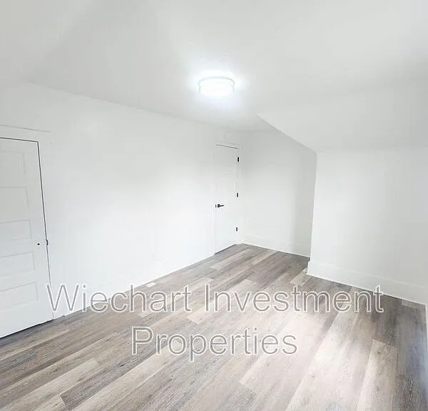 770 Richie Ave — Photo 9