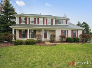 10005 Meadowdale Cir, Spring Grove, IL 60081