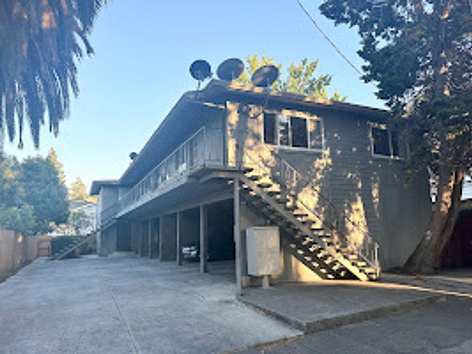 1st image of 449 Ash St APT 2
