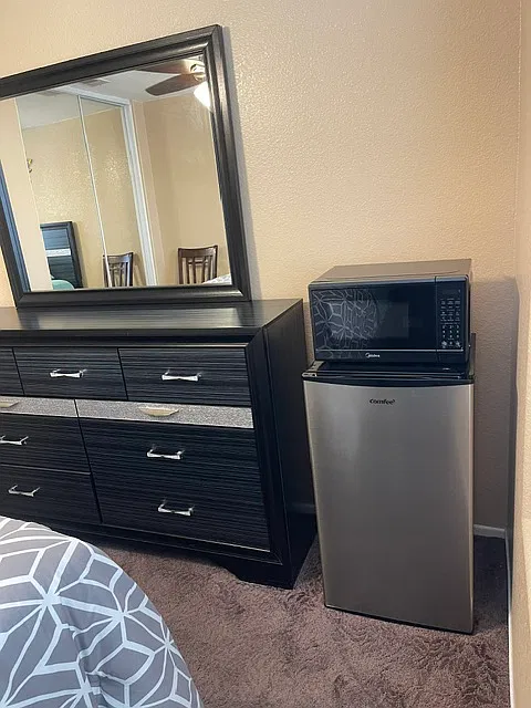 1 bed, 135 sqft, $899 — Photo 4