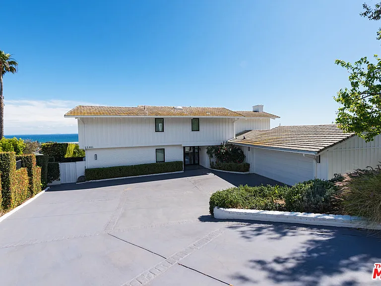 23901 Malibu Knolls Rd — Photo 37