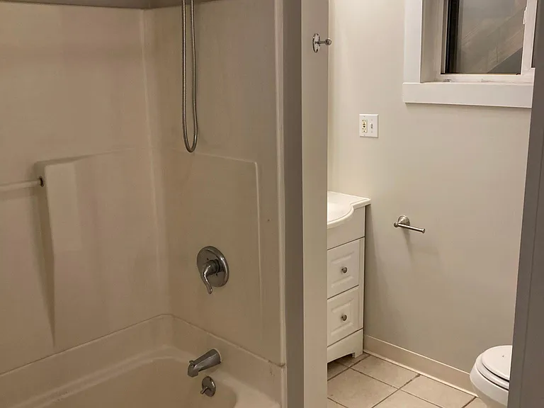 62 Nafus St #A — Photo 8