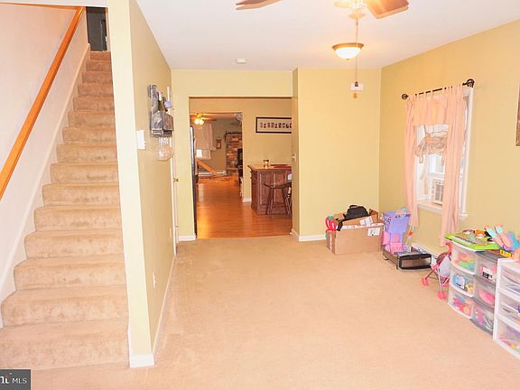 5th image of 327 W Broad St