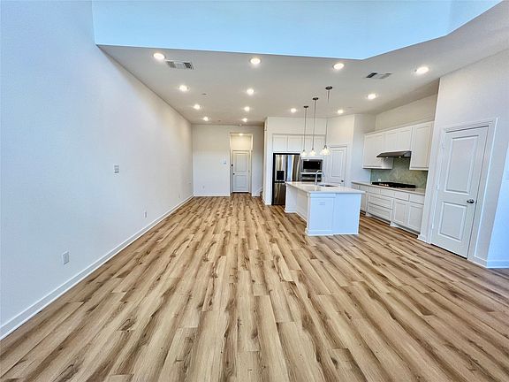 5th image of 3708 Queen Rd