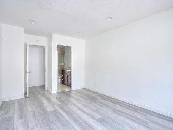 2nd image of 2210 Shady Hills Dr #1/4