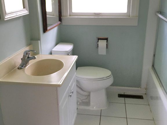 4th image of 1706 Farmer Ave