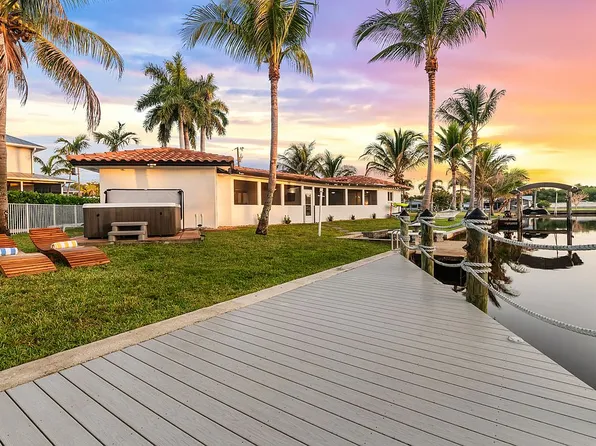 429 Cross St, North Fort Myers, FL 33903