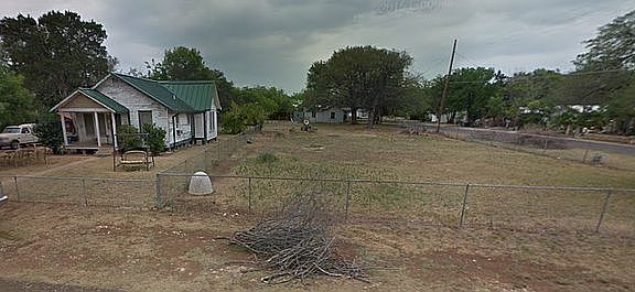 2nd image of 421 E Avenue M