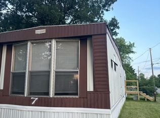 6500 Rockingham Rd, Davenport, IA 52802