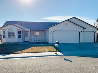 395 E Screech Owl Dr, Kuna, ID 83634
