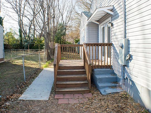 5th image of 11 Essex Ct