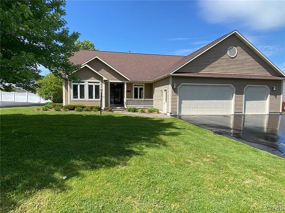 1st image of 7519 Plum Hollow Cir
