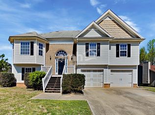 51 Wayne Meadows Ct, Douglasville, GA