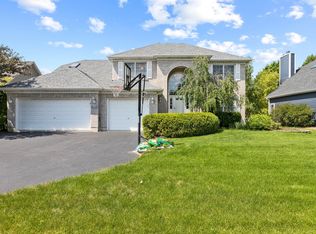 2655 Hoddam Rd, Naperville, IL 60564