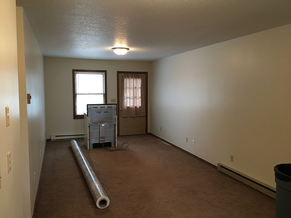 1st image of 638 E North St