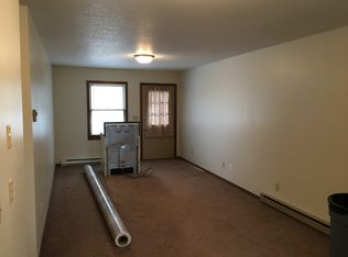 638 E North St, Kendallville, IN 46755