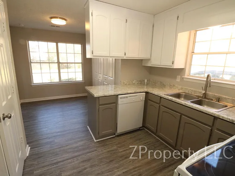 2540 Pioneer Rd SW — Photo 6