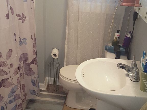 4th image of 5913 Wentworth Ave