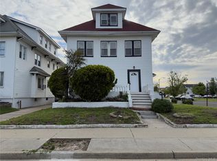 302 W Hudson St, Long Beach, NY 11561