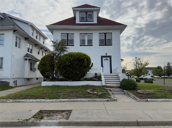 302 W Hudson St, Long Beach, NY 11561