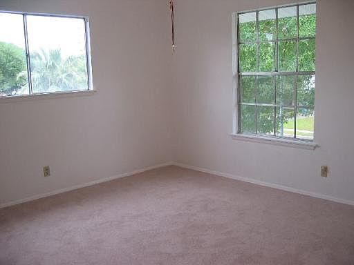 5th image of 5515 CASTLE WAY DR