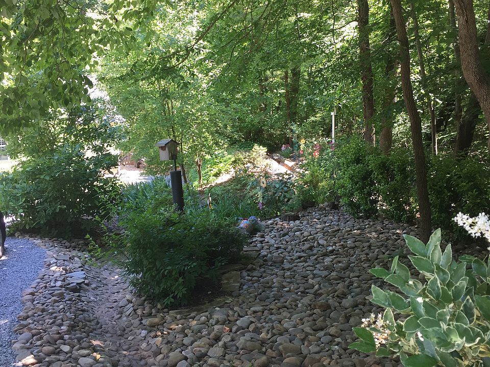 2nd image of 126 Brookridge Ln