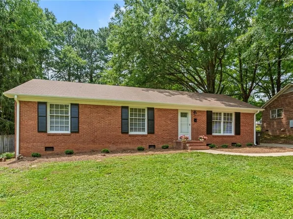 424 S Cliffdale Dr, Winston Salem, NC 27104