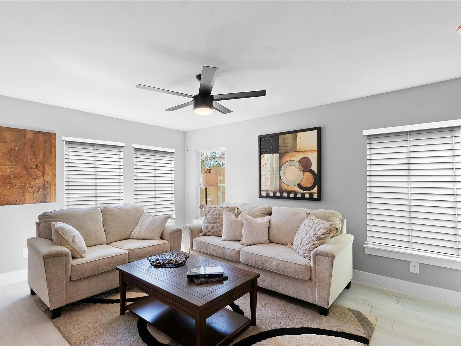 3 bed, 2.5 bath, 1765 sqft, $2,000 — Photo 4