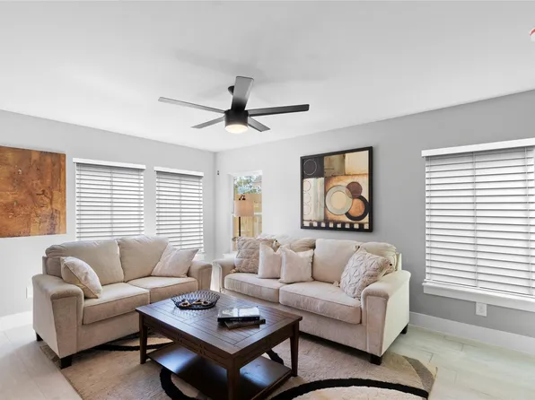 9946 Lanewell, Houston, TX 77029