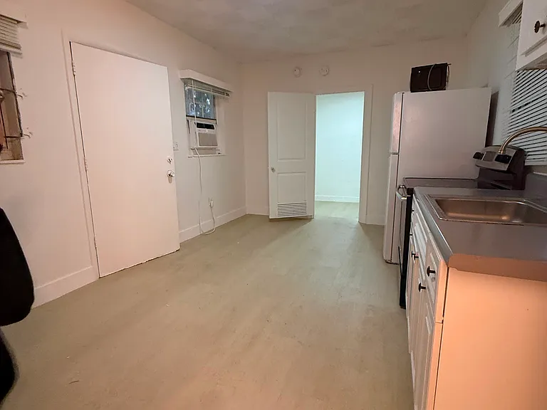 119 NE 56th St #4 — Photo 5
