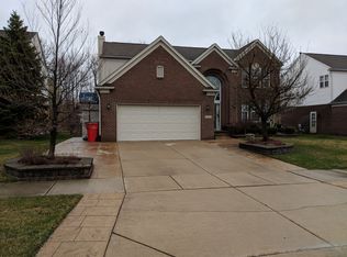 49658 Crusader Dr, Macomb, MI 48044