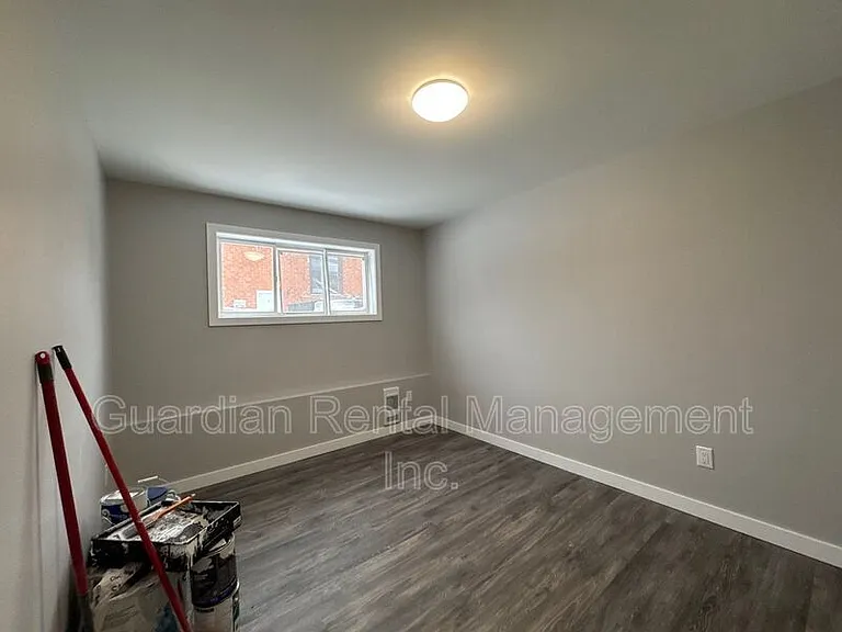 215 Langworthy St #7 — Photo 17