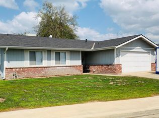 1441 Willow St, Exeter, CA 93221