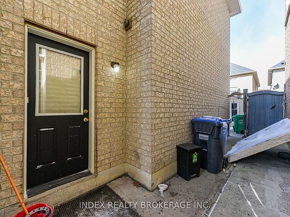 3rd image of 428 Father Tobin Rd