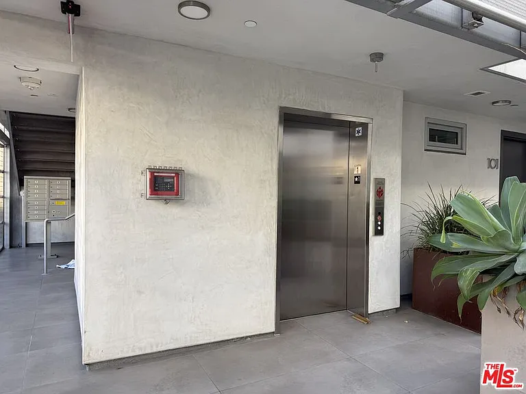 8210 Fountain Ave #103 — Photo 2