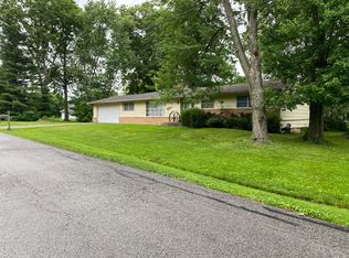 370 Hickory Ln, Delaware, OH 43015